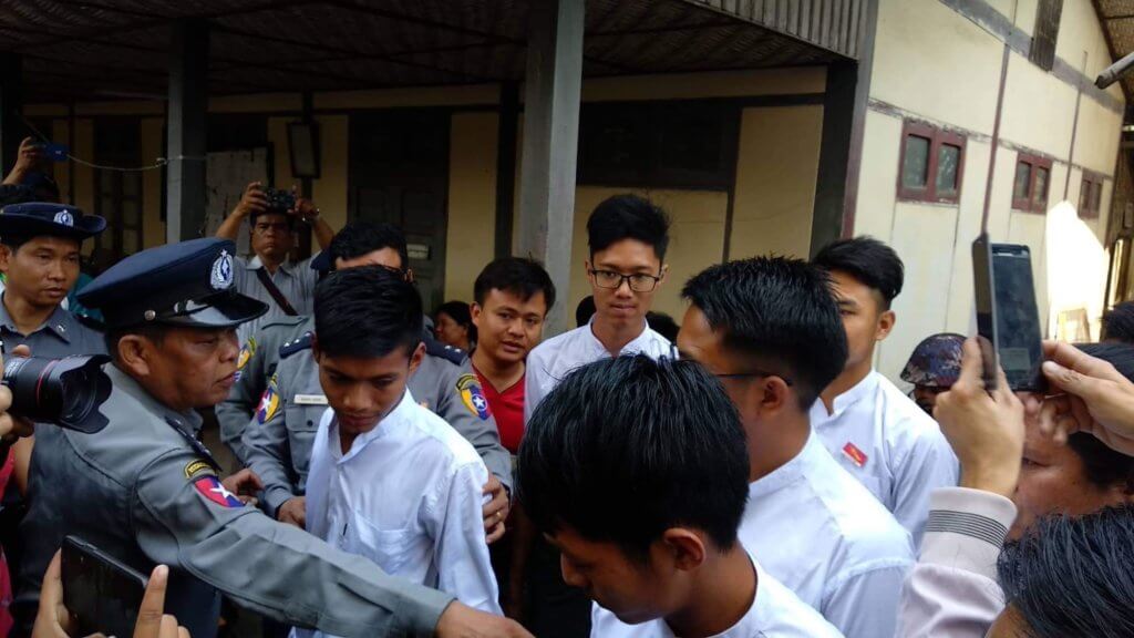 Arbitrarily detained students of Yadanabon University arrive at Amarapura Township Court, February 13, 2019. ©Yadanabon University Student Union 